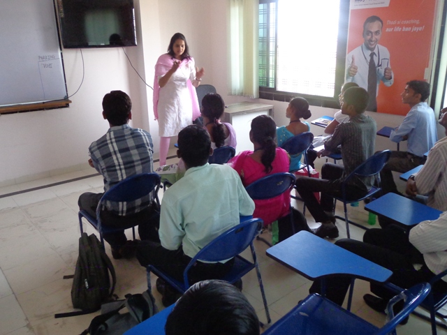 Pooja taking the retail students through the brand Big Bazaar and industry expectations